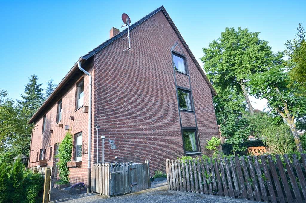 Immobilie in Lensahn - Große Doppelhaushälfte mit Garten, Stellplatz, Carport und Vollkeller - Bild 2