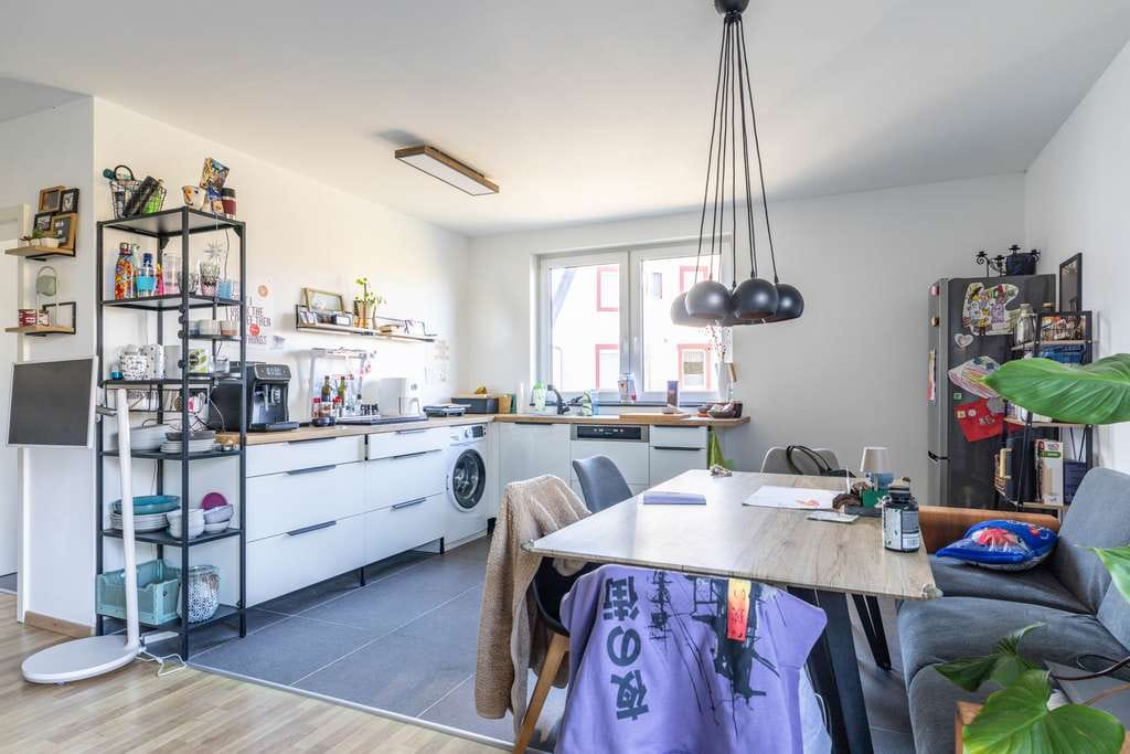 Immobilie in Kahl am Main - Kahl am Main: Gut geschnittene und vermietete 3-Zimmer-Wohnung mit Balkon in kleiner Wohneinheit - Bild 2