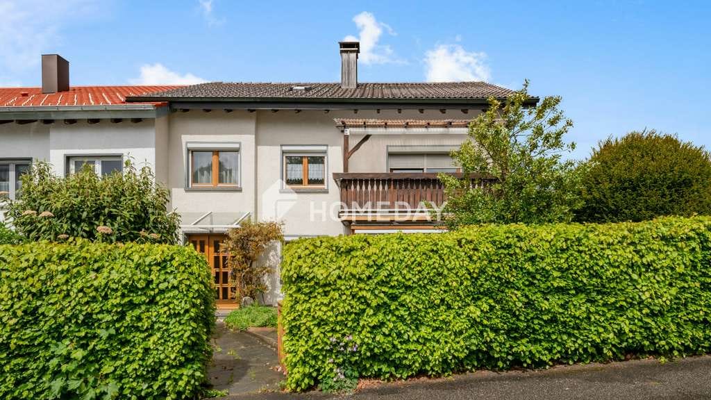 Immobilie in Donaueschingen - Großzügiges MFH mit Wintergarten, Ausbaupotenzial und vielseitigen Nutzungsmöglichkeiten - Bild 0