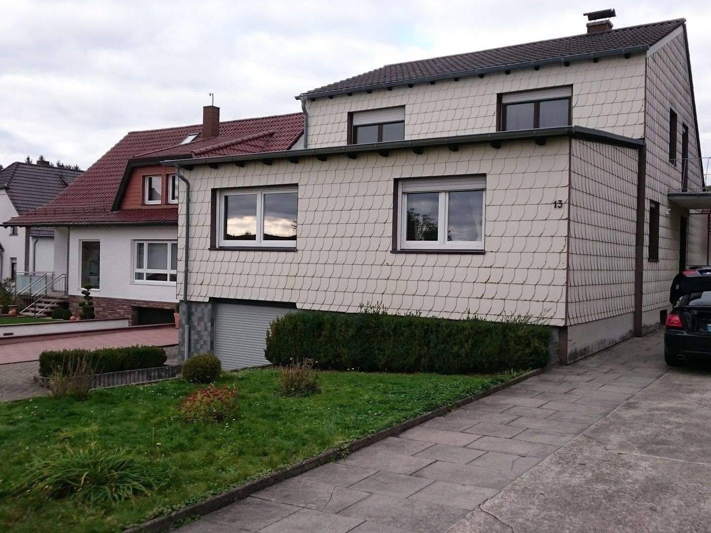 Immobilie in Kleinblittersdorf - Vielseitiges Haus mit großem Grundstück  - Bild 0
