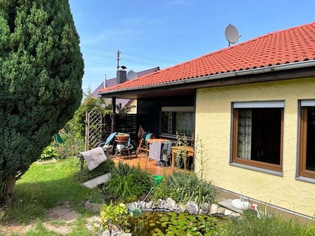 Immobilie in Neusäß - Bungalow mit zusätzlicher Baugenehmigung für eine Aufstockung - Bild 1