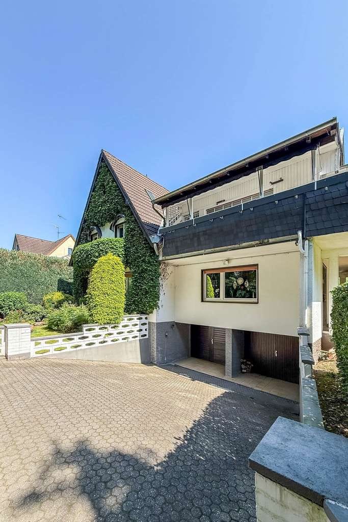 Immobilie in Rösrath - Ihr Traumprojekt vor den Toren Kölns - Freistehendes Einfamilienhaus mit Perspektive - Bild 1