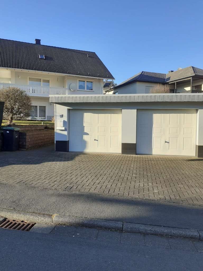 Immobilie in Bad Endbach - Viel Platz für den Alltag: Großzügiges Haus in Bad Endbach - Bild 2