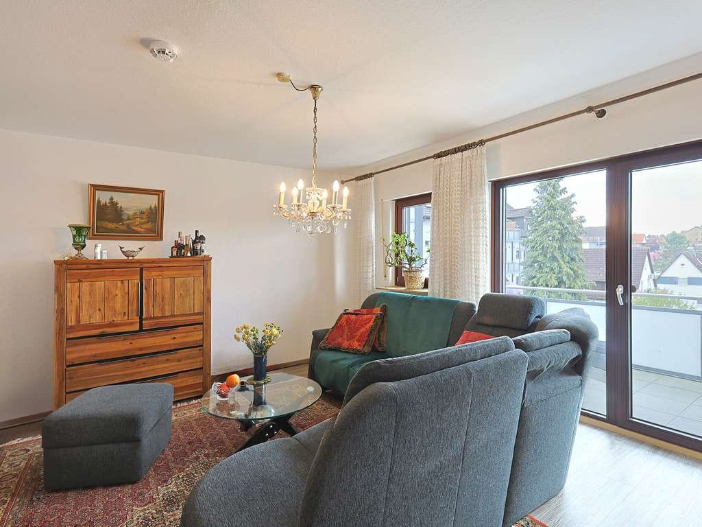Immobilie in Magstadt - Sonnige Wohnung mit großem Balkon und viel Gestaltungspotenzial - Bild 1