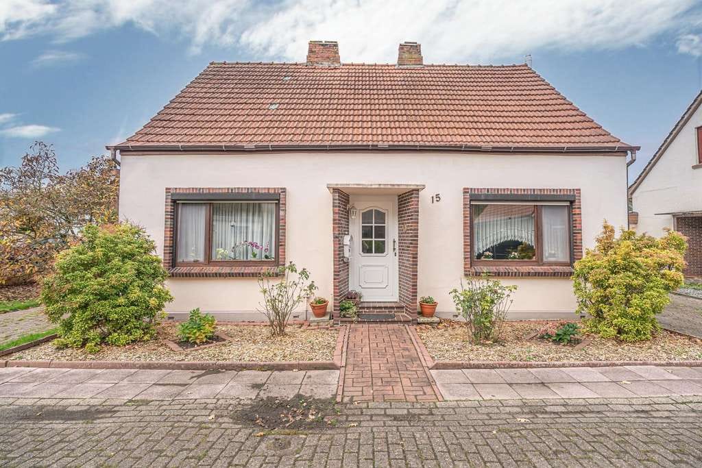 Immobilie in Sande - Tolle Lage und großes Grundstück - Bild 1