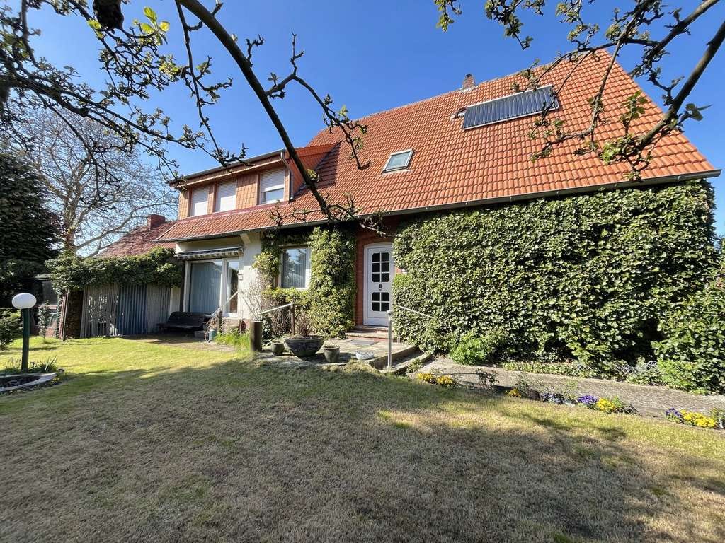 Immobilie in Recke - Verleihen Sie dieser Immobilie neuen Glanz! - Zweifamilienhaus in Recke - Bild 0