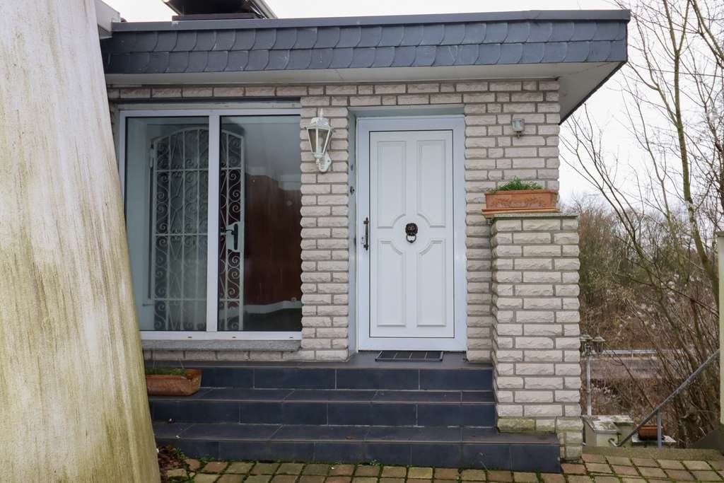 Immobilie in Jüchen - Einzigartige Wohnimmobilie: Ehemalige Mühle mit zwei Wohneinheiten auf großzügigem Grundstück - Bild 1