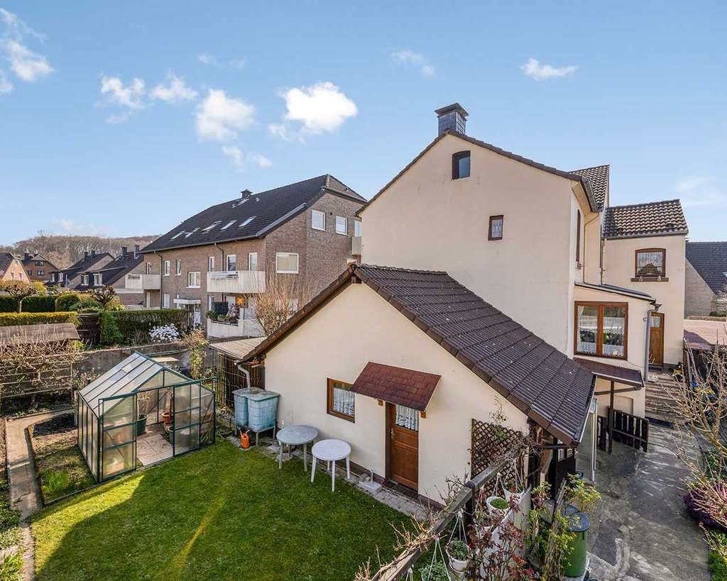 Immobilie in Ratingen - Freistehendes Ein-/Zweifamilienhaus in Ratingen-Ost - Bild 1