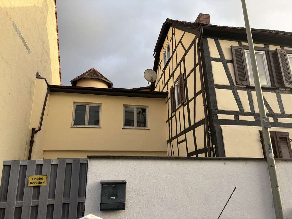 Immobilie in Kelsterbach - Mehrfamilienhaus auf Eckgrundstück direkt am Main/Bestlage  - Bild 1