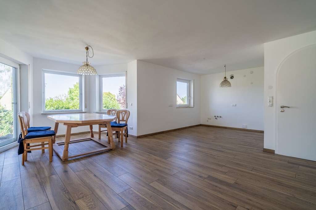 Immobilie in Pürgen - Lichtdurchflutetes Einfamilienhaus mit großzügigem Platzangebot in ruhiger Lage in Pürgen - Bild 1