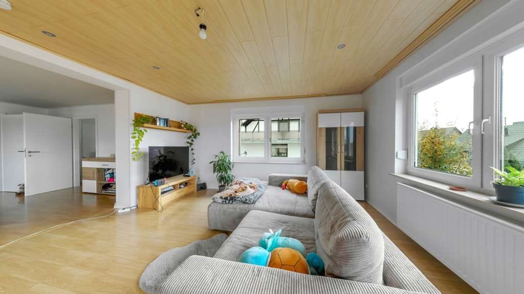 Immobilie in Enkenbach-Alsenborn - Teilvermietetes Zweifamilienhaus in sehr beliebtem Wohnviertel - Bild 2