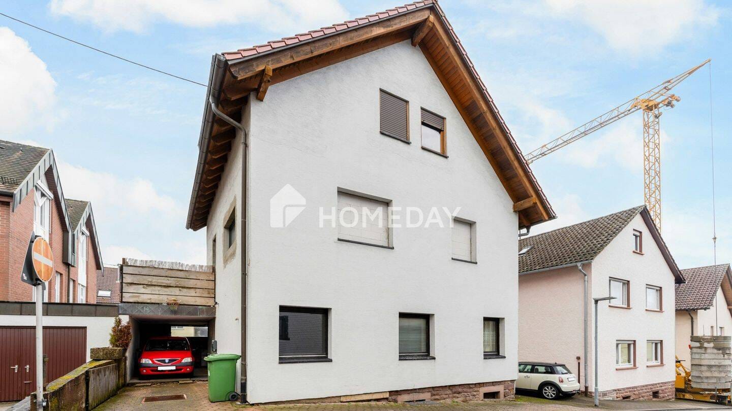 Immobilie in Marxzell - Charmantes Einfamilienhaus mit großem Potenzial - Perfekt für die ganze Familie - Bild 1