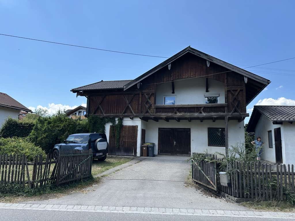Immobilie in Münsing - Einfamilienhaus mit Schmiede und Pferdestall in 4 km vom Starnberger See entfernt - Bild 0
