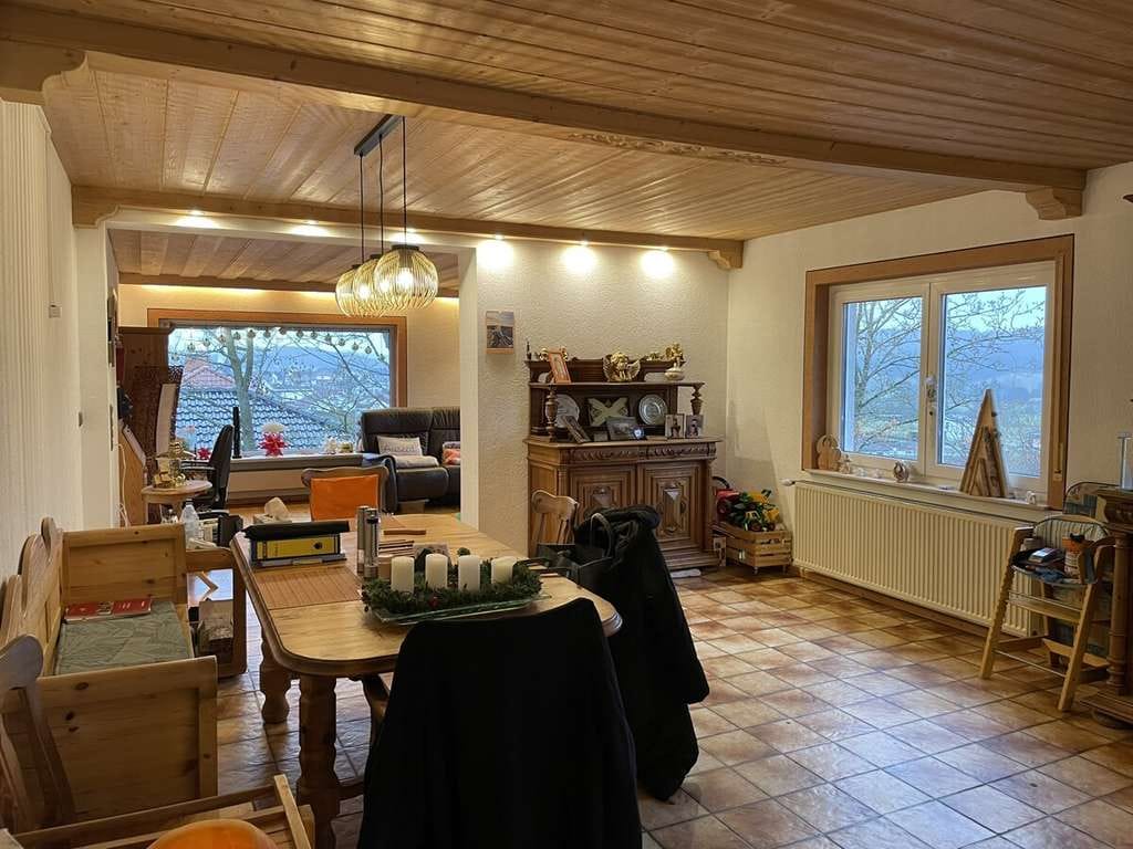 Immobilie in Hohenahr - 35644 Hohenahr-Erda

Wohnhaus mit außergewöhnlichem Weitblick, tollem Garten und großer Garage - Bild 4