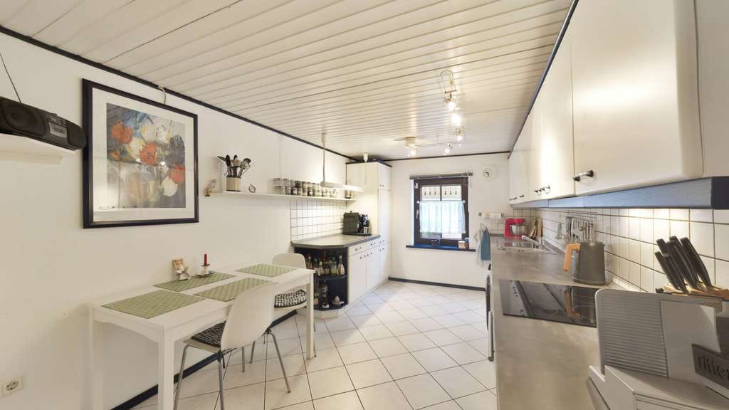 Immobilie in Adenbüttel - Fachwerkhaus mit Gartennutzung, Balkon und Garage 
 - Bild 0