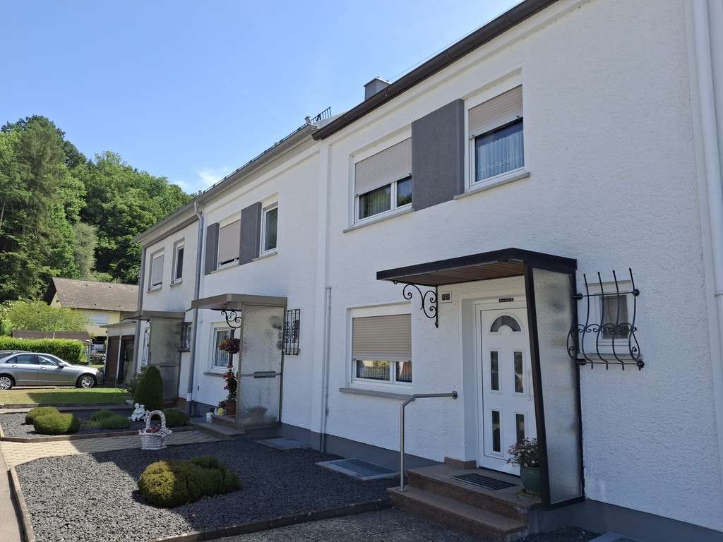 Immobilie in Bellenberg - Gepflegtes Reihenmittelhaus mit Garage in ruhiger Lage - Bild 0