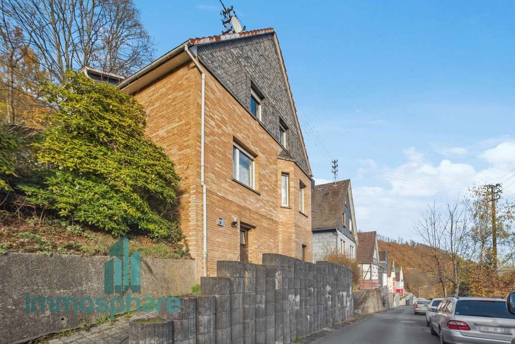 Immobilie in Herdorf - Willkommen Zuhause in Herdorf – ein charmantes Einfamilienhaus mit viel Platz für Familie und Leben - Bild 0