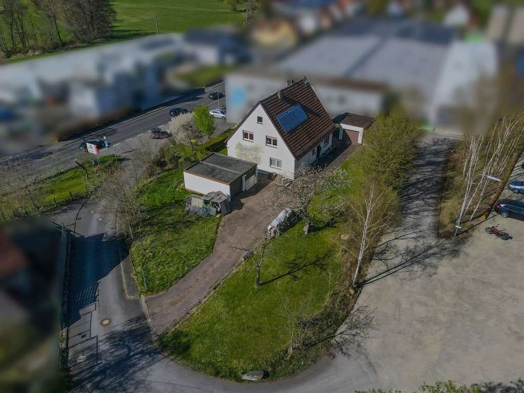 Immobilie in Tann - Teilsaniertes Wohnhaus mit Weitblick in Tann-Wendershausen - Bild 3