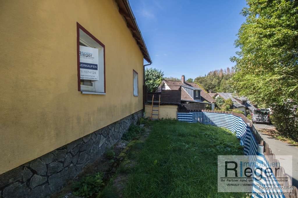 Immobilie in Gefrees - LÄNDLICHE IDYLLE? BITTESCHÖN.
Einfamilienhaus am Waldrand von Grünstein OT Gefrees zu verkaufen. - Bild 4