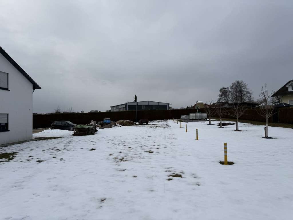 Immobilie in Durlangen - * Zwei DHH plus Einliegerwohnung auf großem Grundstück * - Bild 2