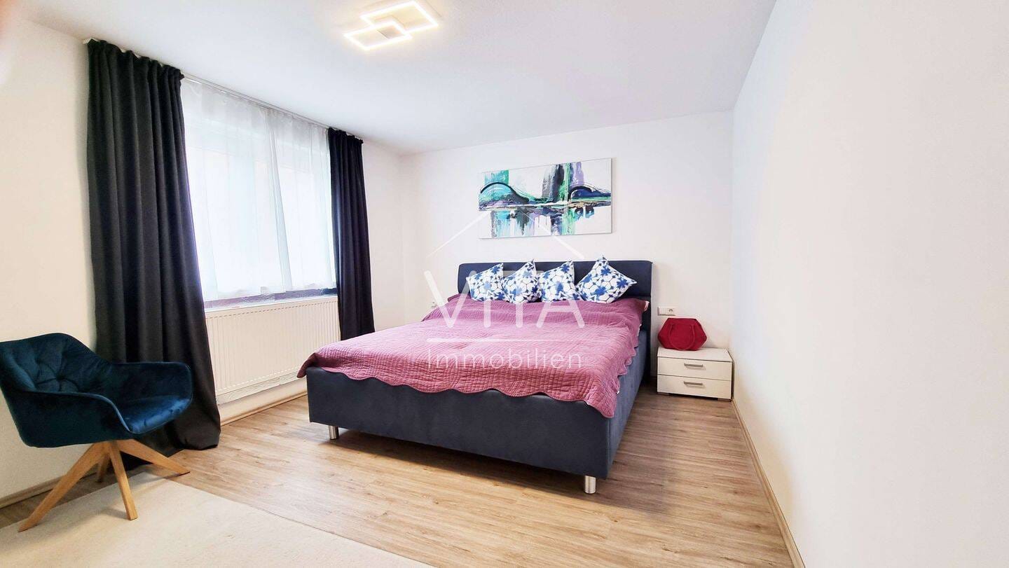 Immobilie in Mulfingen - Stilvolles Einfamilienhaus mit Südterrasse, Scheune und vielseitigem Raumangebot - Bild 4