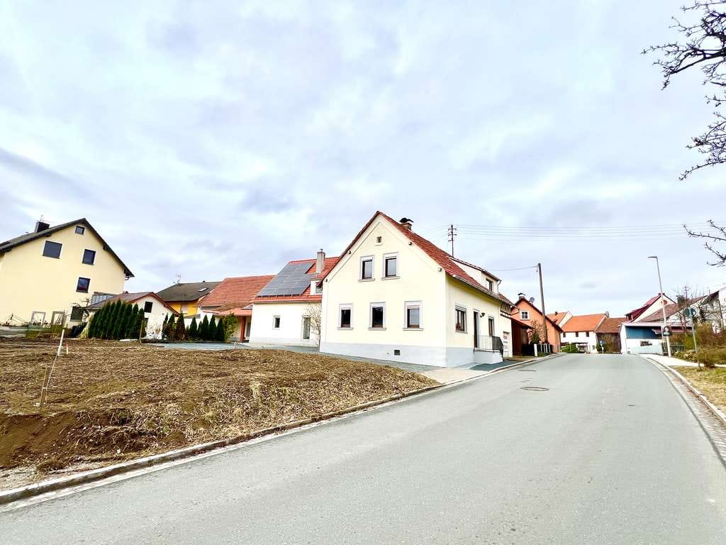 Immobilie in Litzendorf - Preisreduktion! sofort bezugsfähiges 7 Zimmer EFH, 144qm Wfl + viel Stauraum, extra Gartengrundstück - Bild 1