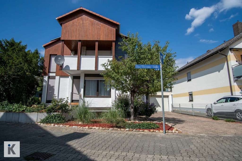 Immobilie in Neuhofen - Familienidyll in Neuhofen: Großzügiges Einfamilienhaus mit Garten, Balkon & Kamin - Bild 1