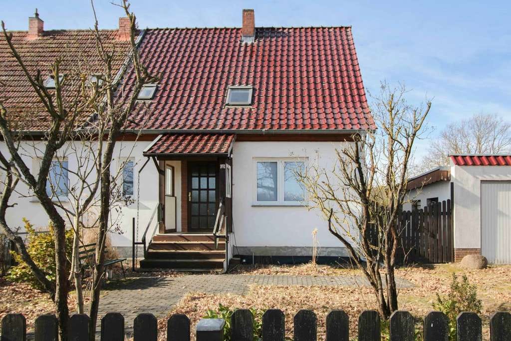 Immobilie in Kotzen - Haus im Grünen nahe Berlin mit Wärmepumpe, Glasfaser Garage und 988 m² Grundstück - Bild 1