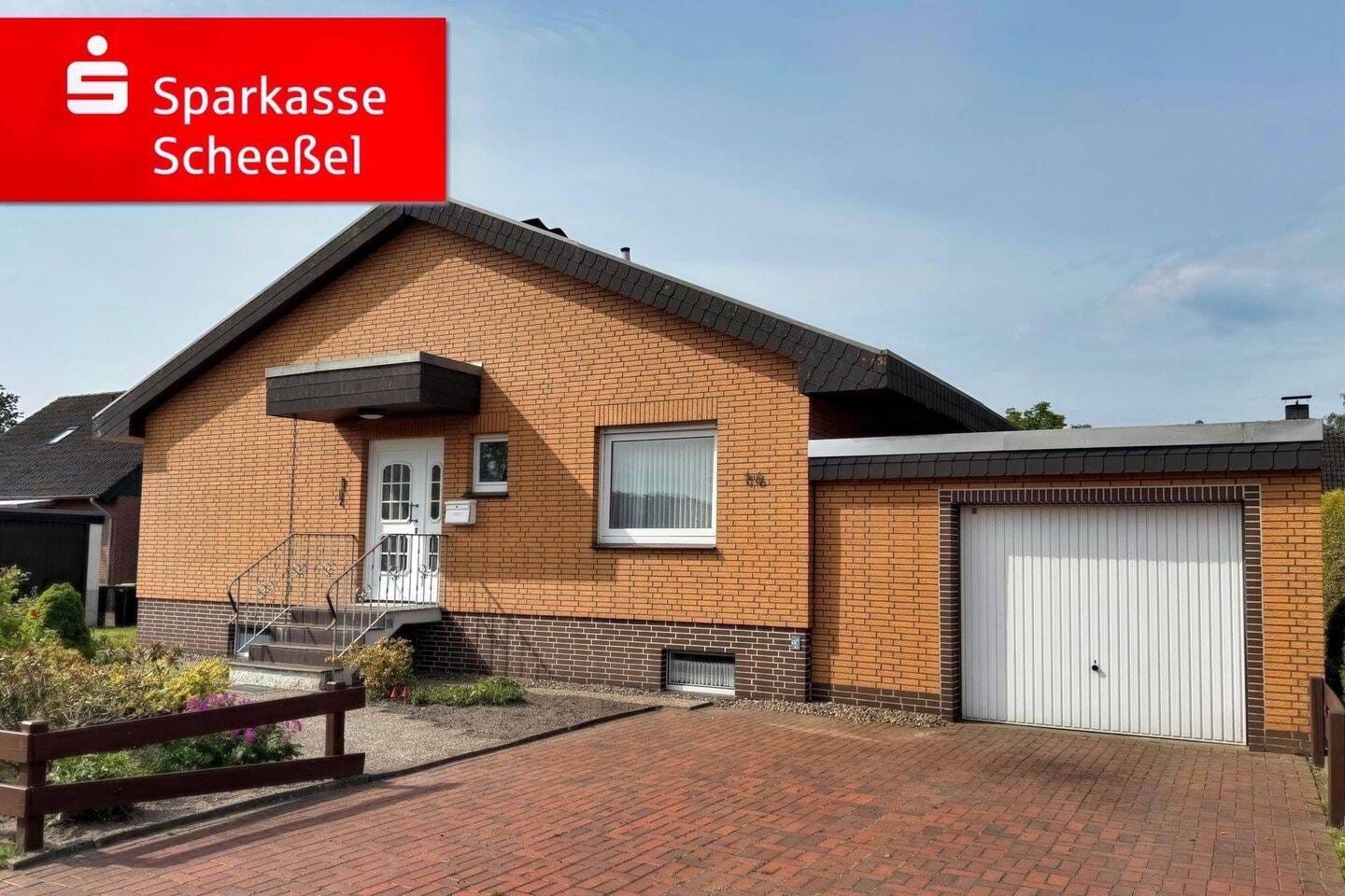 Immobilie in Hemslingen - Charmantes Einfamilienhaus mit Potenzial und vielseitigen Nutzflächen - Bild 0