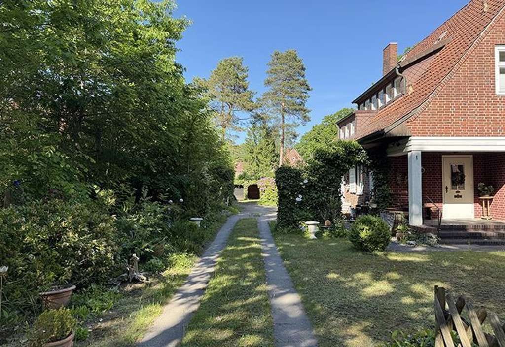 Immobilie in Faßberg - ROTSTEINHAUS MIT STAFFELGAUBEN - Bild 2