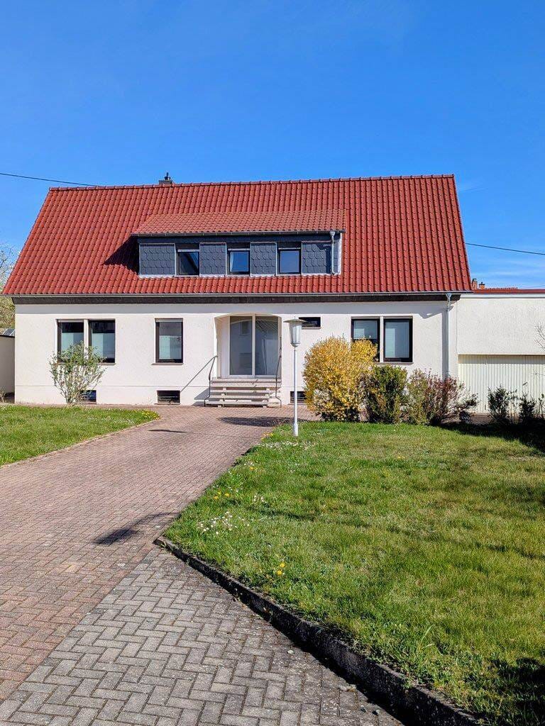 Immobilie in Freisen - Liebevoll renoviertes, neuwertiges 1-2 Familienhaus mit 8 Zimmern - Bild 0