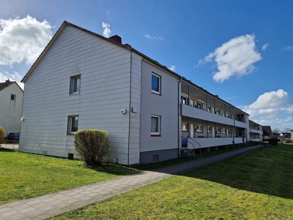 Immobilie in Hohenlockstedt - vermietete 3-Zimmerwohnung mit Gartenanteil in familienfreundlicher Lage zu verkaufen - Bild 0