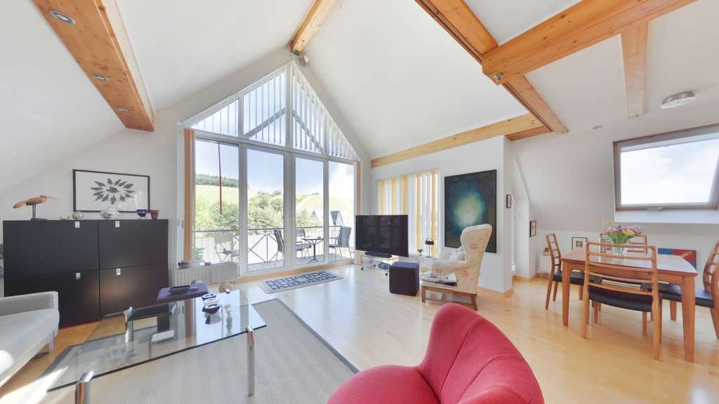 Immobilie in Kiedrich - * Kiedrich: Wohnen mit Ausblick – großzügige Maisonettewohnung mit zwei Balkonen und einer Loggia * - Bild 1
