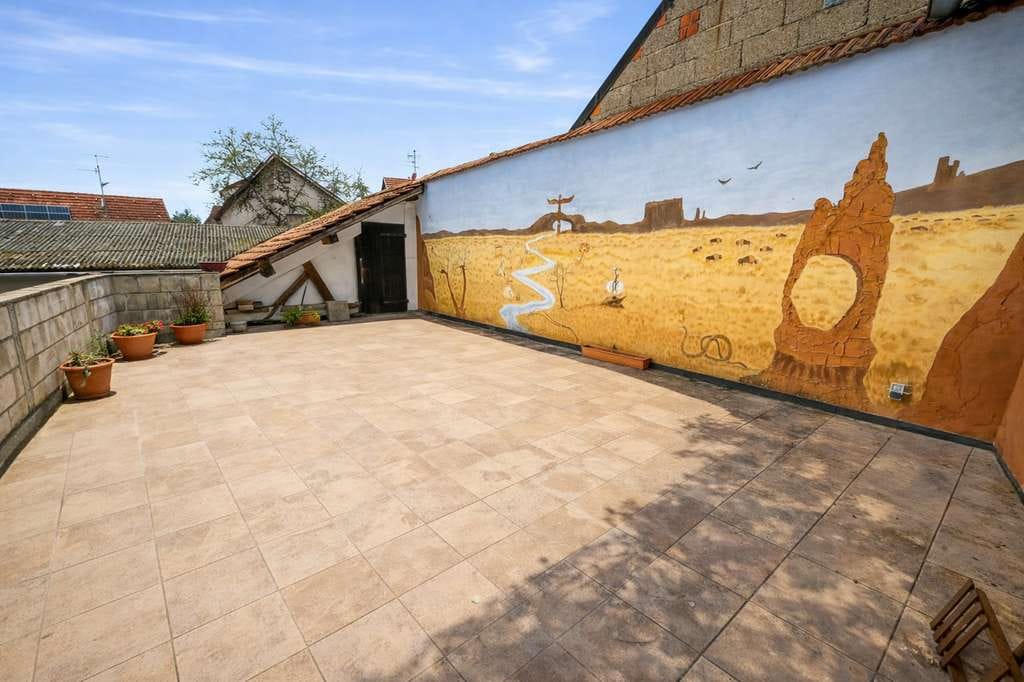 Immobilie in Großrinderfeld - Charmantes Einfamilienhaus mit Kamin, großer Terrasse und vielseitigem Raumangebot - Bild 3