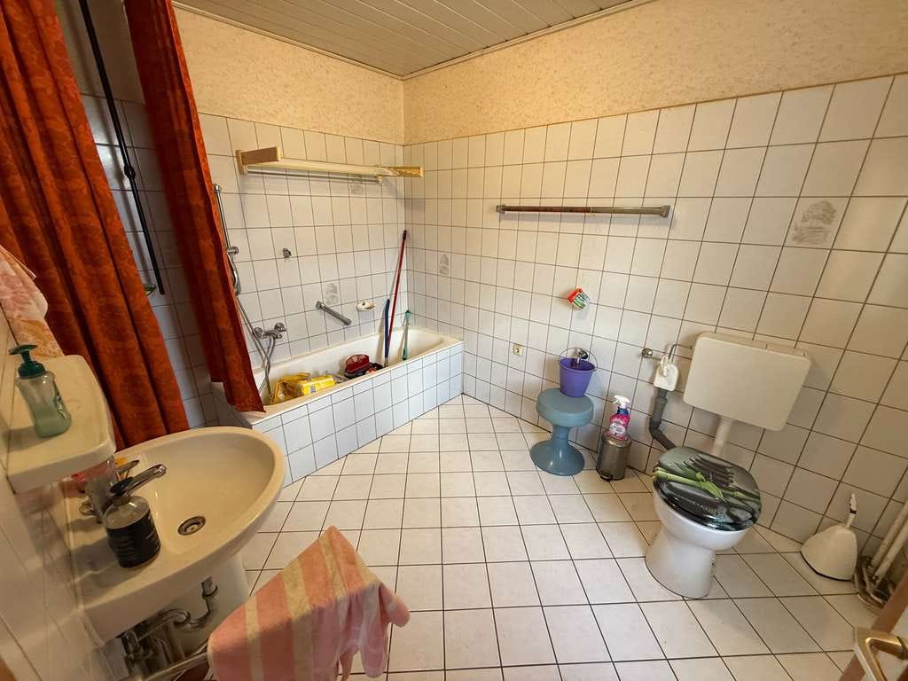 Immobilie in Kneitlingen - Ländliche Idylle mit Handlungsbedarf – gestalten Sie neu - Bild 2