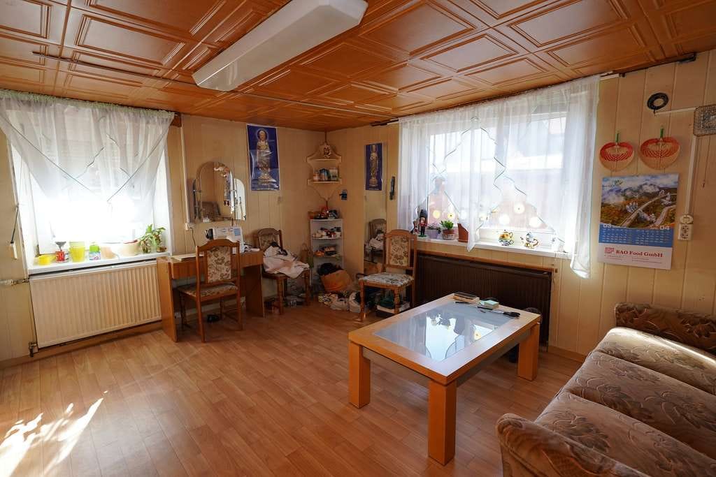 Immobilie in Barleben - Barleben - Sanierungsbedürftiges EFH mit Scheune und verschiedenen Nebengebäuden sowie Garten. - Bild 4