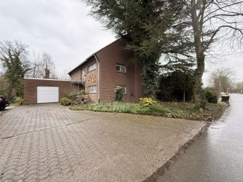 Immobilie in Rheinberg - „Zwei Familien. Ein Zuhause. Unendliche Möglichkeiten.“
 - Bild 2