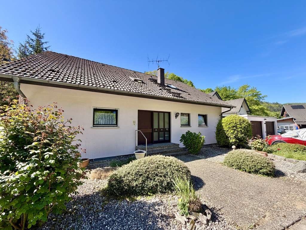 Immobilie in Neckarsteinach - Sehr gepflegtes 3-Familienhaus mit tollem Grundstück – Eigennutzung und Rendite ideal kombiniert! - Bild 1
