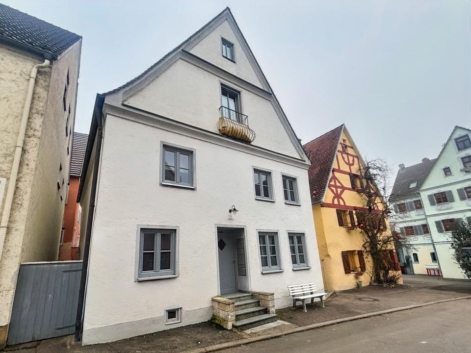 Immobilie in Harburg (Schwaben) - SELTENE GELEGENHEIT - Altstadtjuwel im Herzen Harburgs! - Bild 0