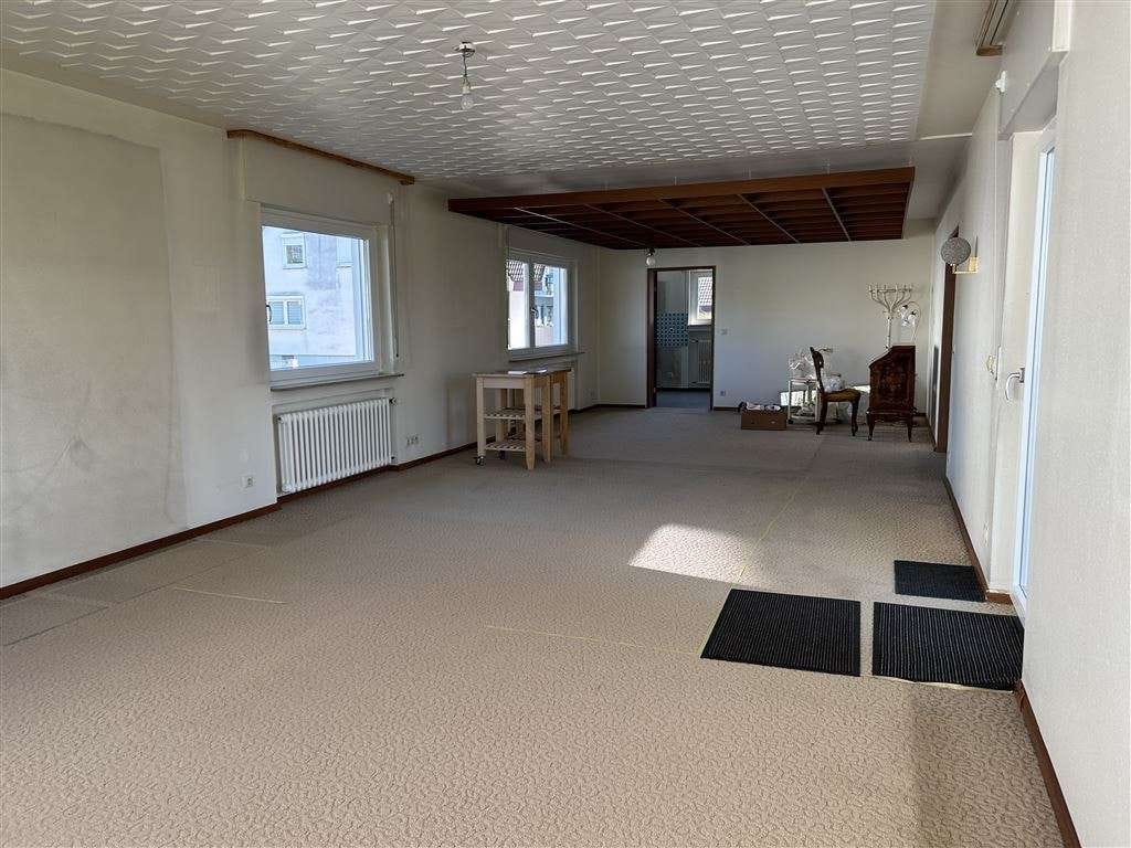 Immobilie in Elchesheim-Illingen - 3-Zimmer-Wohnung mit beeindruckender Wohnfläche und Garten  in Elchesheim-Illingen - Bild 3