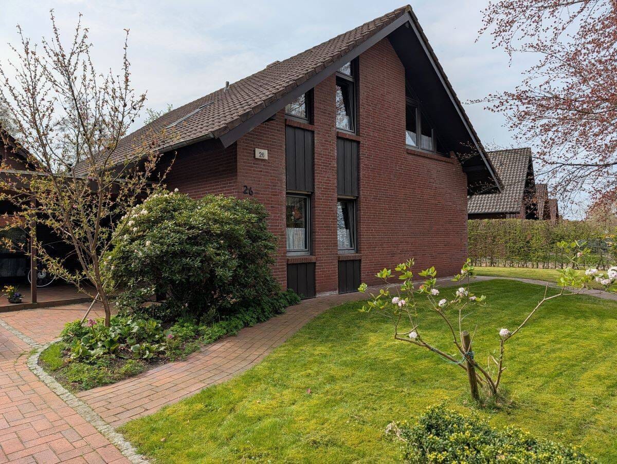 Immobilie in Uplengen - Architektenhaus in begehrter Siedlungslage von Remels - Bild 2