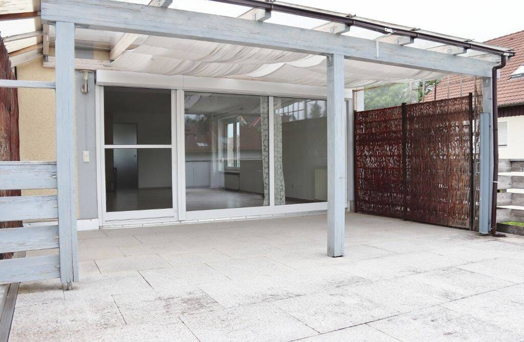 Immobilie in Germaringen - Schöne, leerstehende 2 - Zimmer - Wohnung mit großer Süd - Dachloggia, Garage u. Stellplatz u. Küche - Bild 3