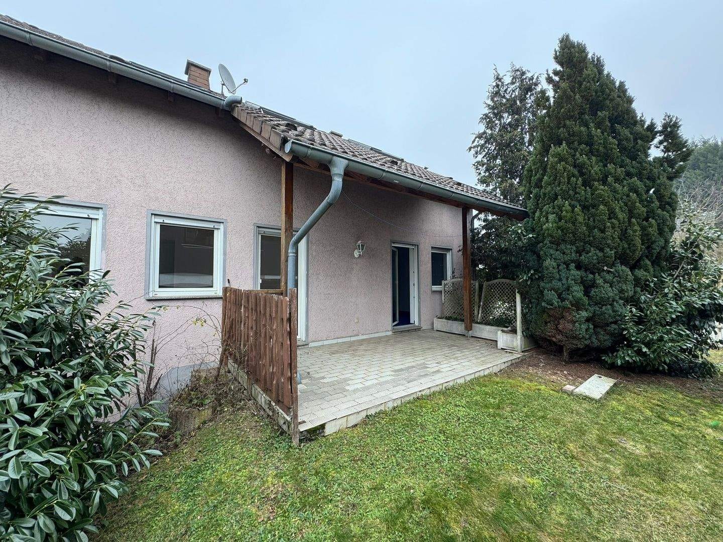 Immobilie in Weisel - ruhig gelegenes massives Mehrfamilienhaus - Bild 3