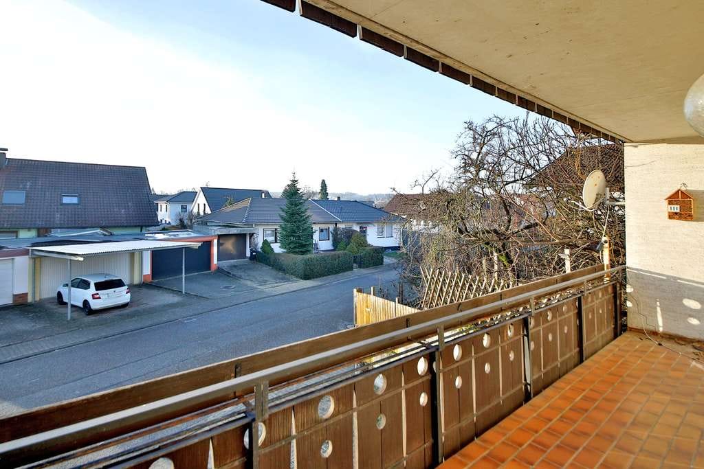 Immobilie in Gondelsheim - Massives, sanierungsbedürftiges Zweifamilienhaus mit 192 qm Wohnfläche in ruhiger Wohnlage - Bild 1