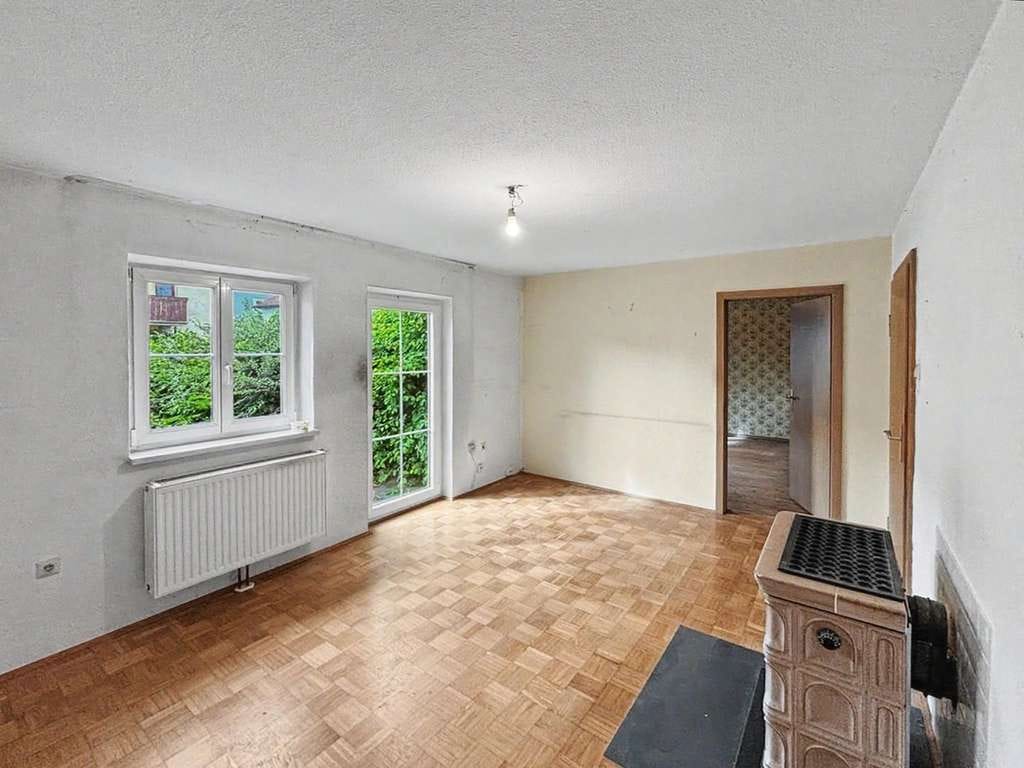 Immobilie in Rosenheim - Charmante Doppelhaushälfte in Rosenheim – attraktives Wohnen auf Erbpachtgrundstück - Bild 3