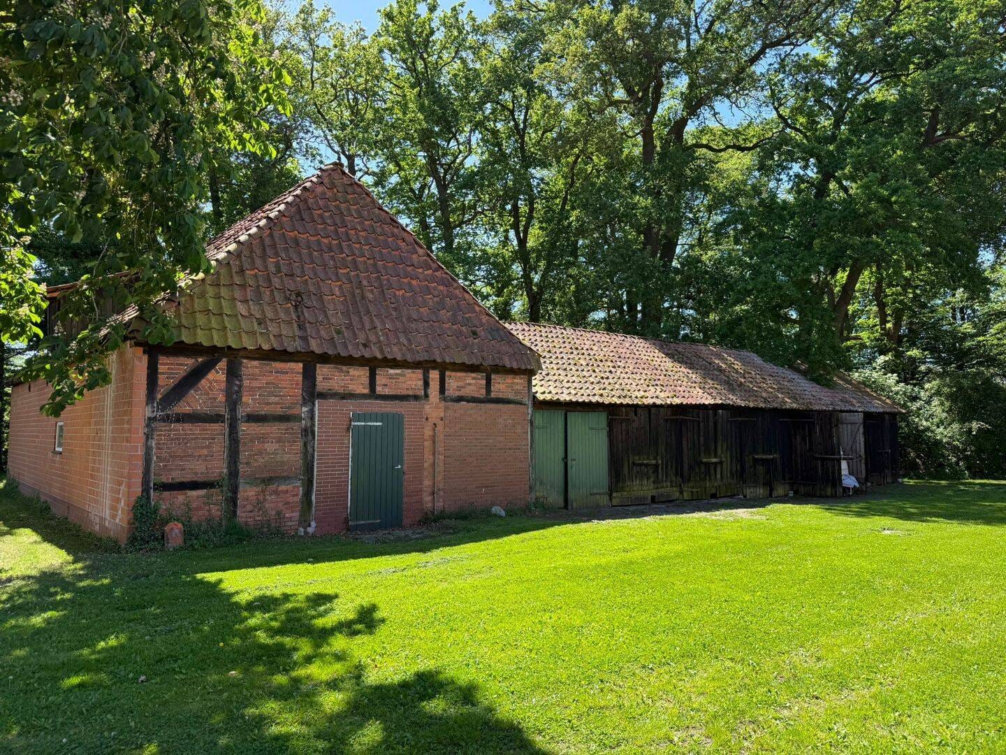 Immobilie in Ganderkesee - Außergewöhnliche Hofstelle anspruchsvolles Wohnen mit traditioneller landwirtschaftlicher Nutzung - Bild 4