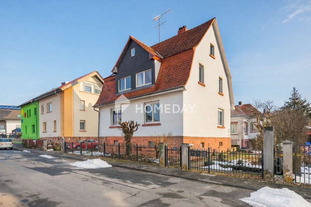 Immobilie in Gründau - Großzügiges Zweifamilienhaus mit 8 Zimmern und Garten in ruhiger Lage - Bild 2