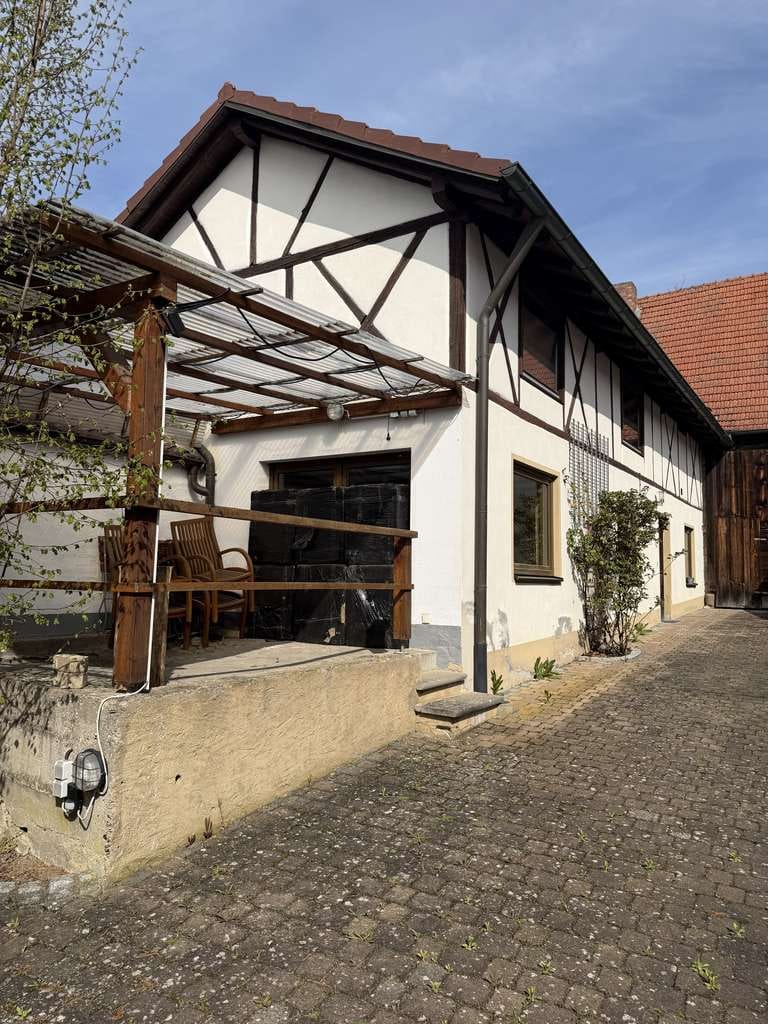 Immobilie in Gädheim - Wohnanwesen mit Scheune, Werkstatt und großem Grundstück in Ottendorf (97503) - Bild 1