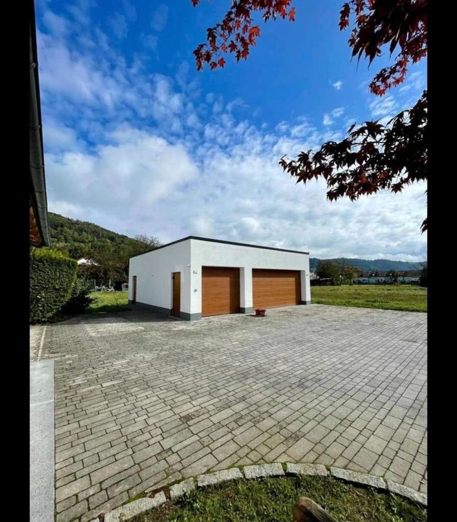 Immobilie in Obernzell - Exklusives Einfamilienhaus mit Donaublick, Pool, Sauna und außergewöhnlicher Ruhelage in Obernzell - Bild 4