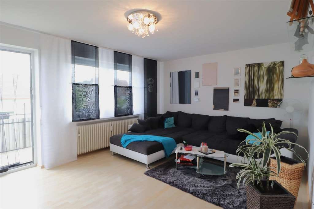 Immobilie in Reichertshausen - Herrliche 4-Zi.-ETW im 1. OG  mit Gartennutzung und Garage in ruhiger Lage von Steinkirchen! - Bild 2